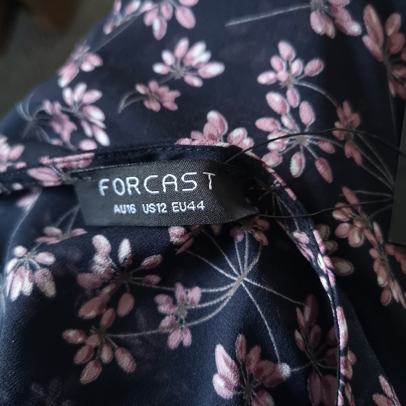 NWT Forcast floral dress - Picture 6 of 7